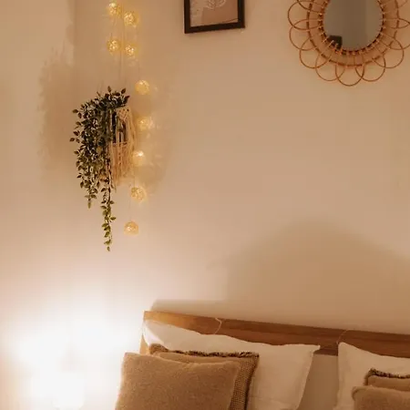 Apartmán Cozy 2-bedroom Boho-themed Caransebeş